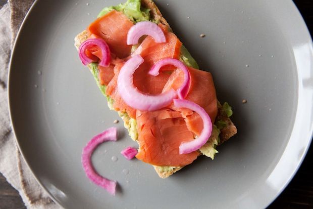 Lox_crispbread_1