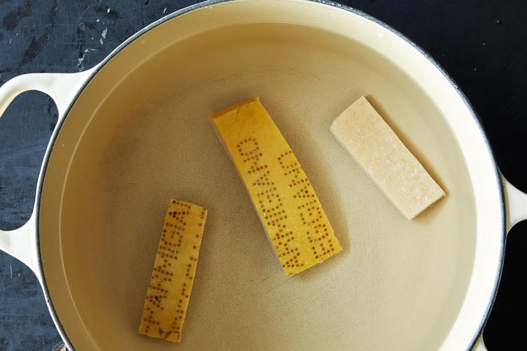 2014-0419_how-to-make-use-parmesan-stock-010