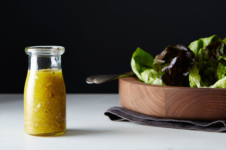 How to Make a Vinaigrette Without a Recipe