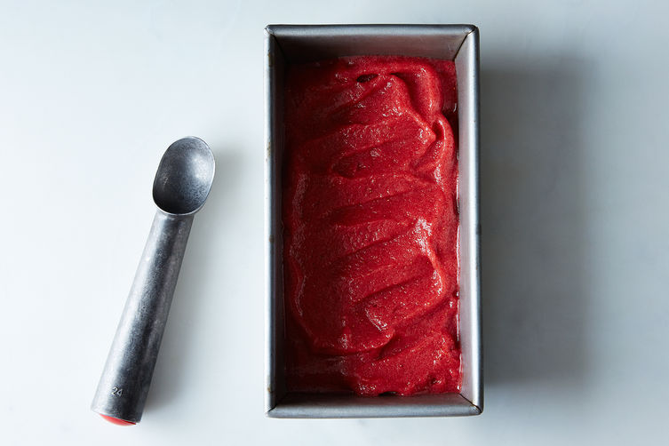 Alice_strawberry-sorbet_food52_mark_weinberg_14-05-13_0611