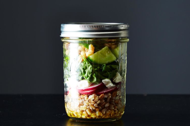 2014-0708_jar-salad-001
