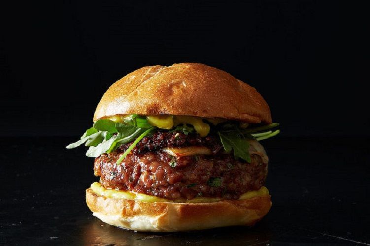 Grilled_pork_burgers_new