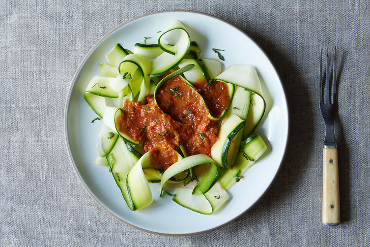 Vegan-zucchini-pasta_food52_mark_weinberg_14-07-01_0524