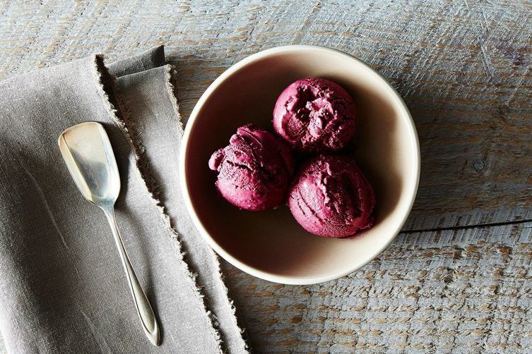Black_raspberry_ice_cream