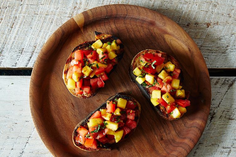 How to Make Bruschetta without a Recipe