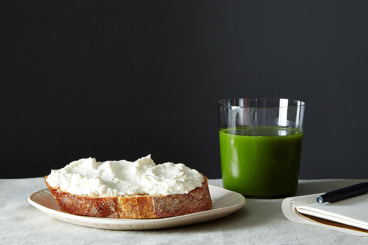 Video: How to Make Green Juice at Home