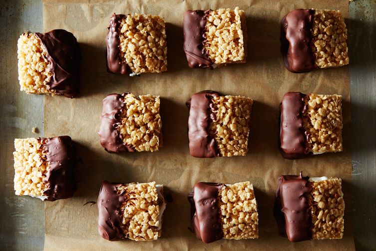 Cinnamon Spice Rice Krispie Treat S’mores
