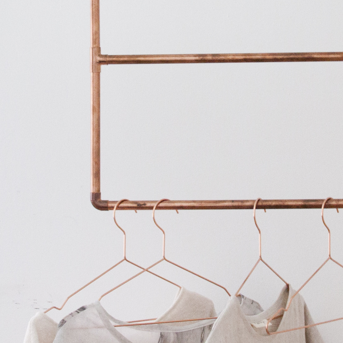 A DIY tutorial about how to build a copper clothing rack at home