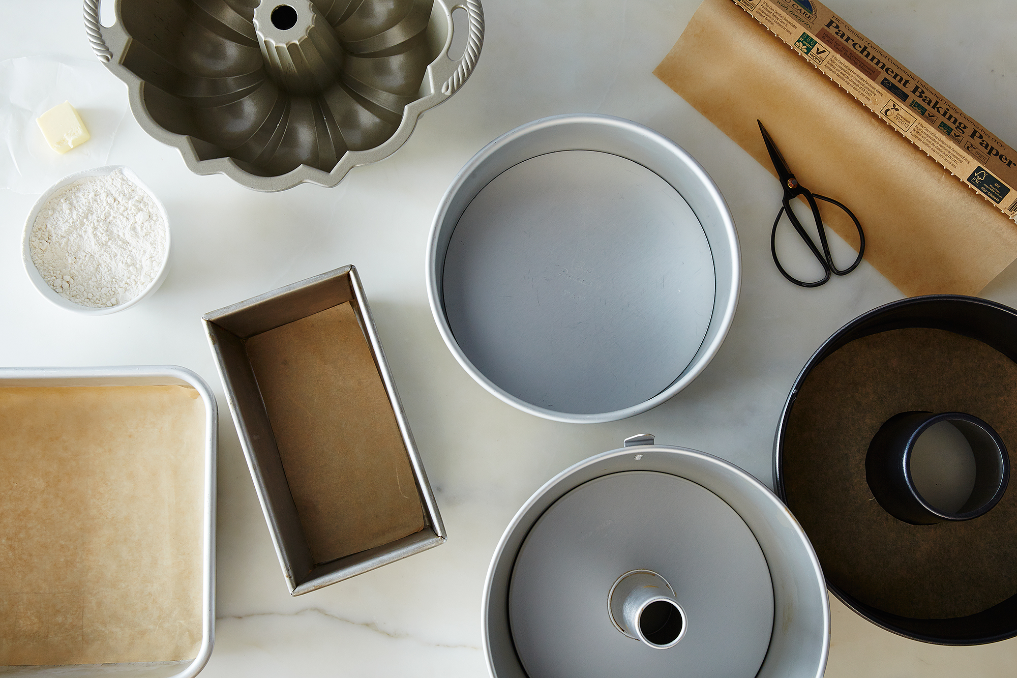 How to Prepare Pans for Baking Cakes